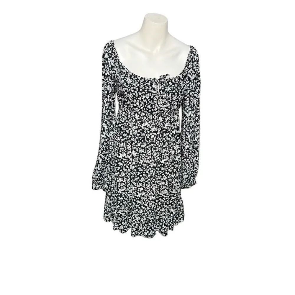 Almost Famous black and white floral long sleeve front tie dress size L